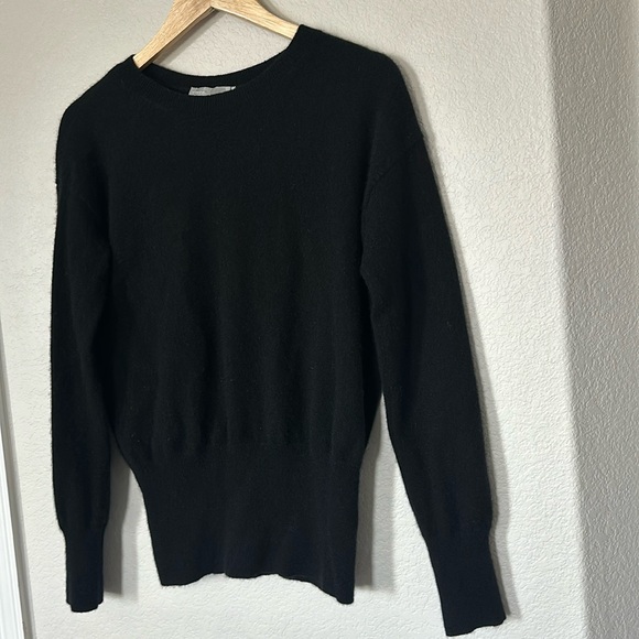 VINCE. Black Crewneck Cashmere Sweater - Picture 5 of 5
